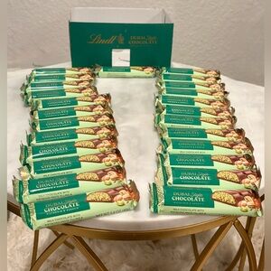 Lindt Dubai Style Milk Chocolate Bars Pistachio & Kadayif Stick 1.4 Oz LOT OF 25